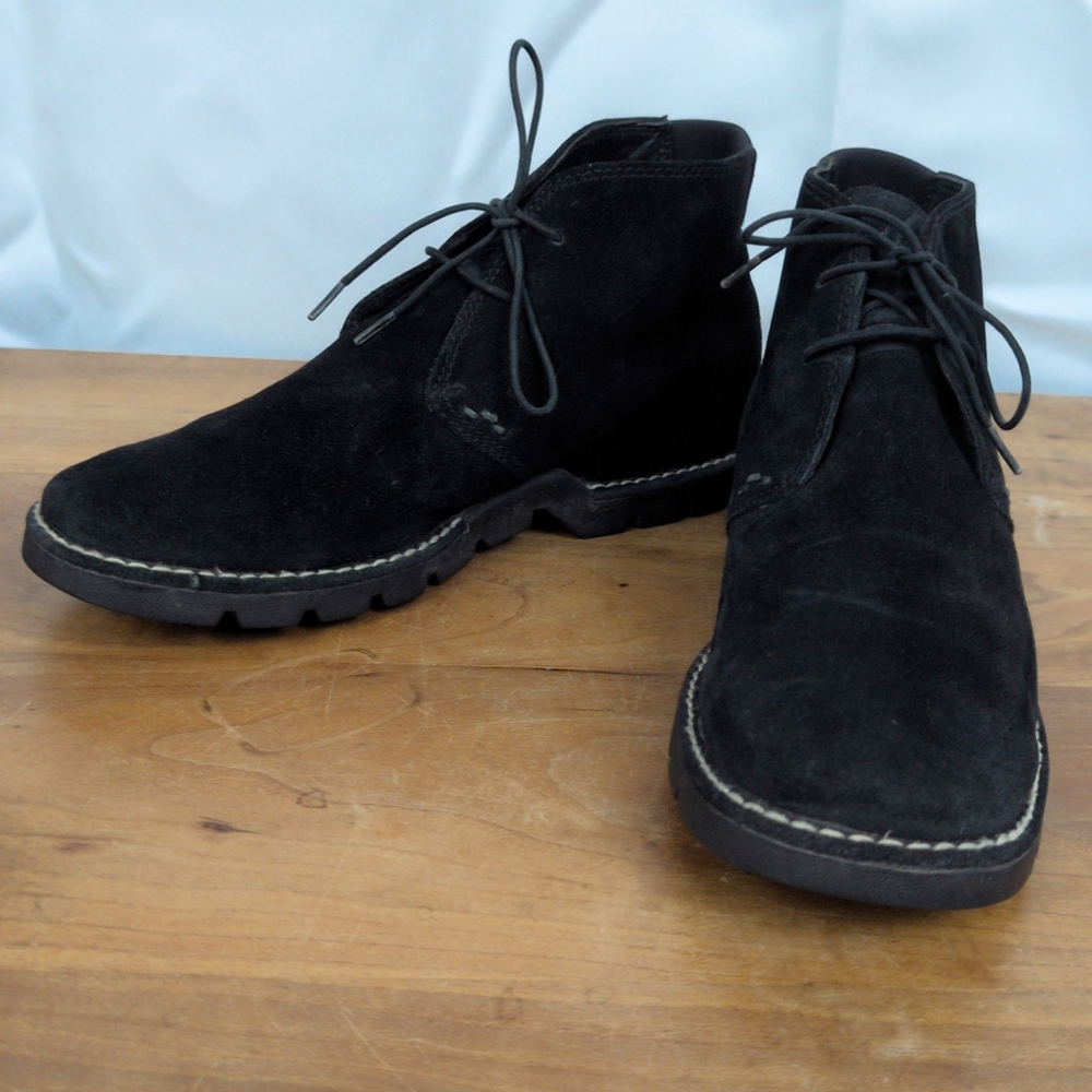Cole Haan Lug Sole Black Suede Chukka Boots 9B